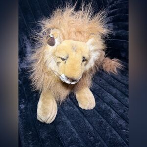 VTG Westcliff Collection Stuffed Lion with tag.